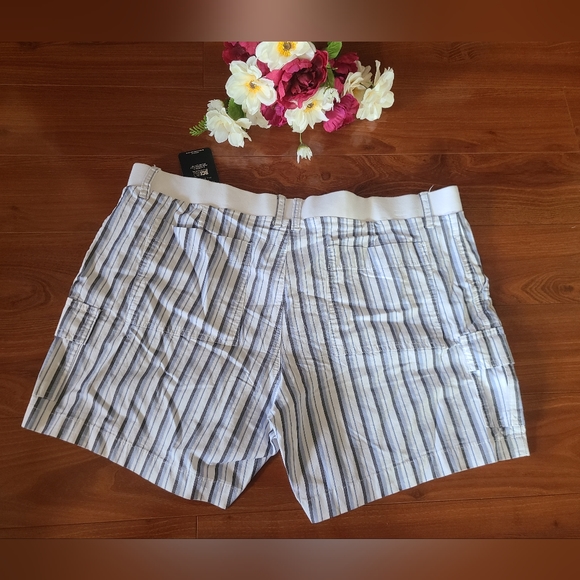 Lee Mid Size Regular Fit Shorts Size 18 - Picture 2 of 7